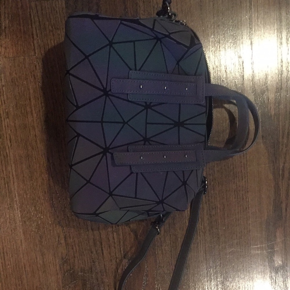Geometric holographic purse